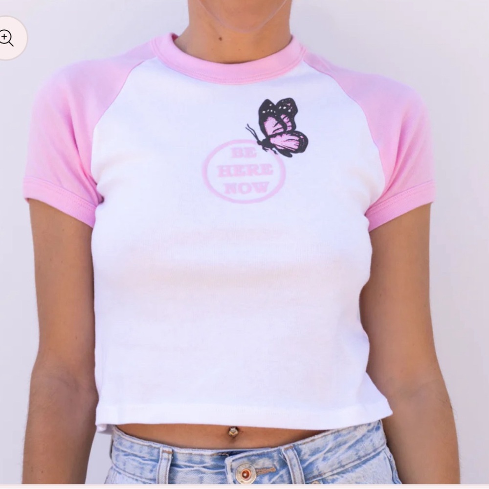 BRAND NEW. NEVER WORN. Sunlife Organics Cropped pink shirt